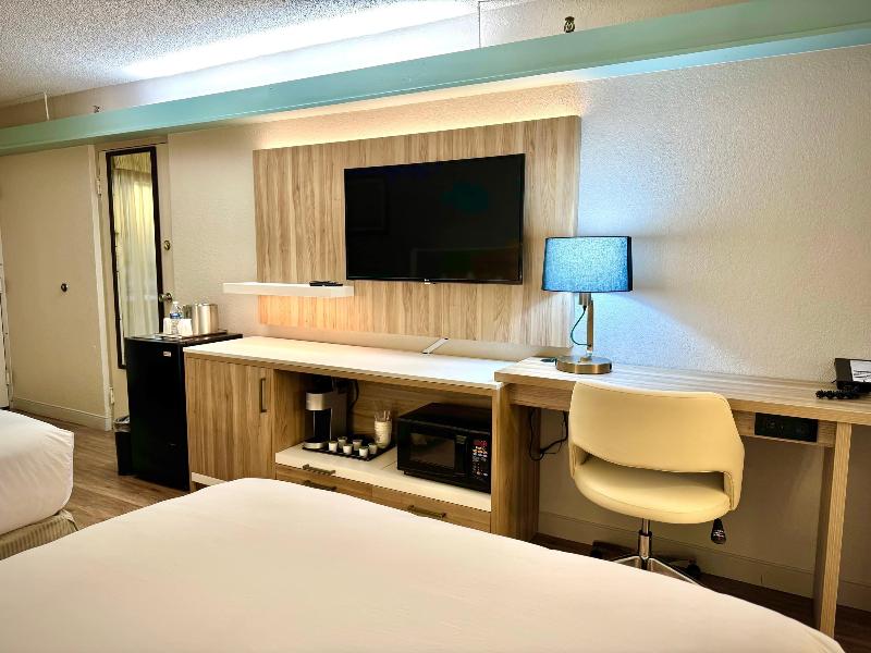 Wyndham Garden Ann Arbor image