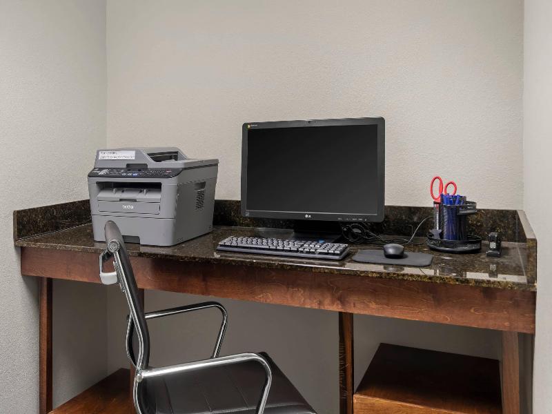 Comfort Inn & Suites Suwanee - Sugarloaf image
