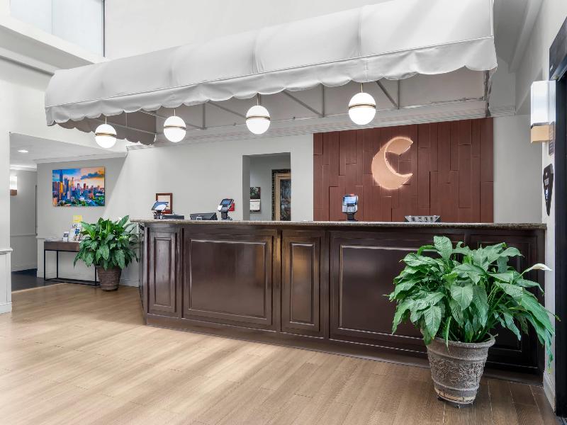 Comfort Inn & Suites Suwanee - Sugarloaf image
