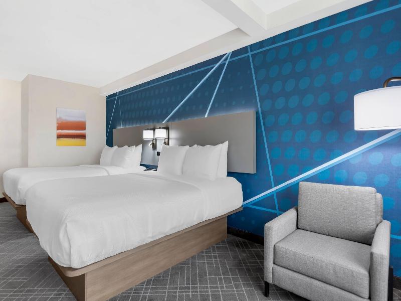 Comfort Inn & Suites Suwanee - Sugarloaf image