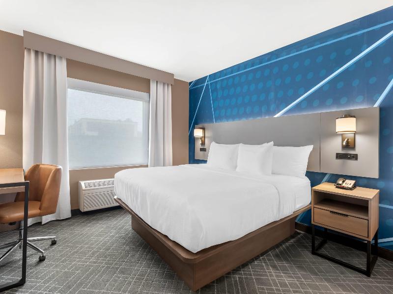 Comfort Inn & Suites Suwanee - Sugarloaf image