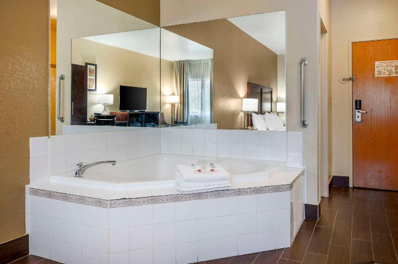 Comfort Inn image