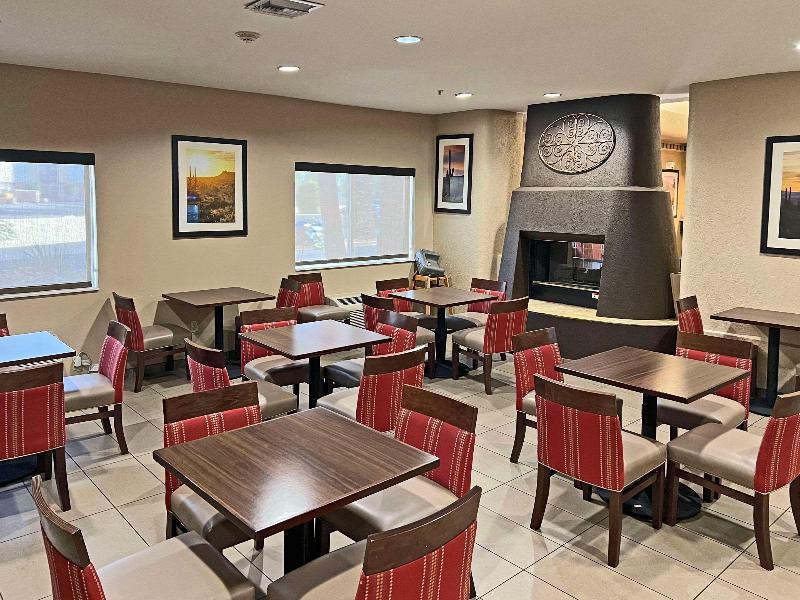 Comfort Suites Peoria Sports Complex image