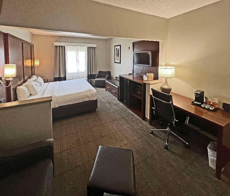 Comfort Suites Peoria Sports Complex image