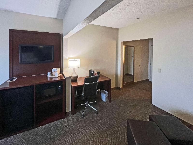 Comfort Suites Peoria Sports Complex image