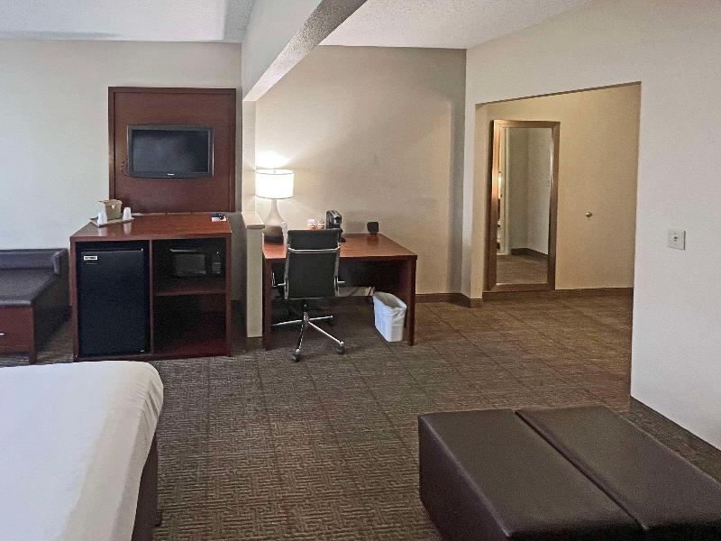 Comfort Suites Peoria Sports Complex image