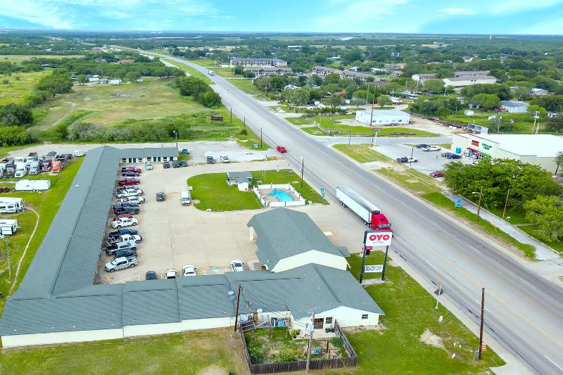 Three Rivers Executive Inn & Suites By OYO image