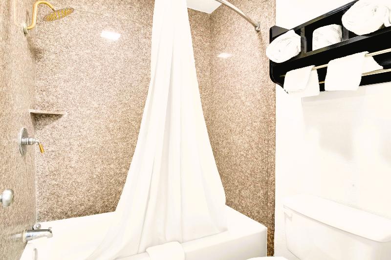 Three Rivers Executive Inn & Suites By OYO image