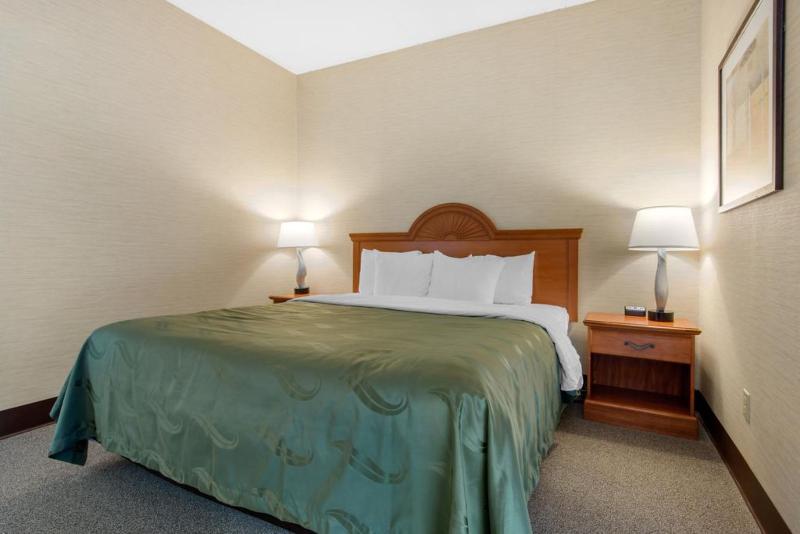 Quality Inn & Suites Mansfield Area