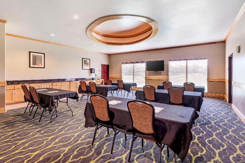 Comfort Suites Palestine Area image