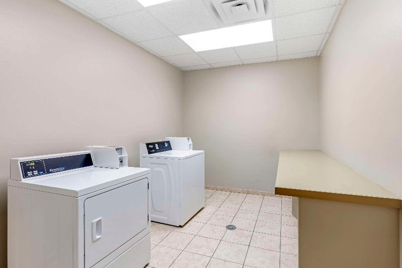 Comfort Suites Palestine Area image