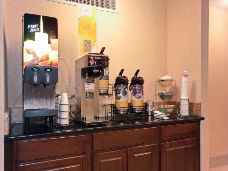 Quality Inn Brunswick Cleveland South image