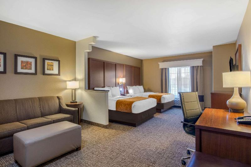 Hotel Comfort Suites Marshall