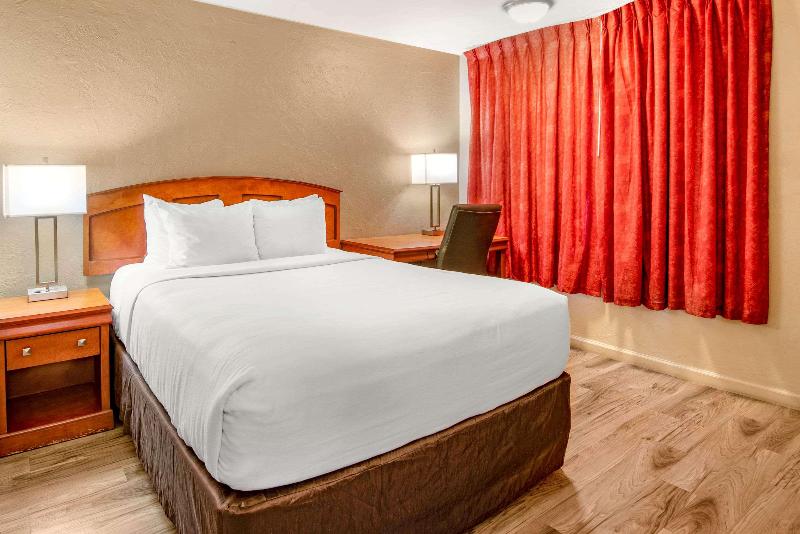 Econo Lodge Inn & Suites Durango Area