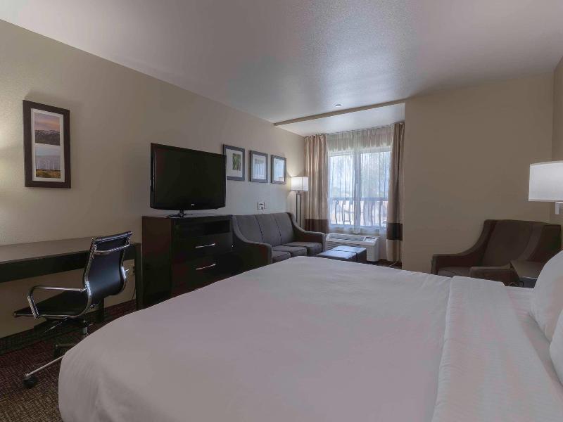 Comfort Inn & Suites Colton image