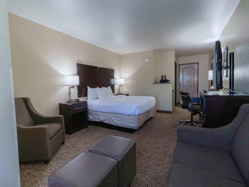 Comfort Inn & Suites Colton image