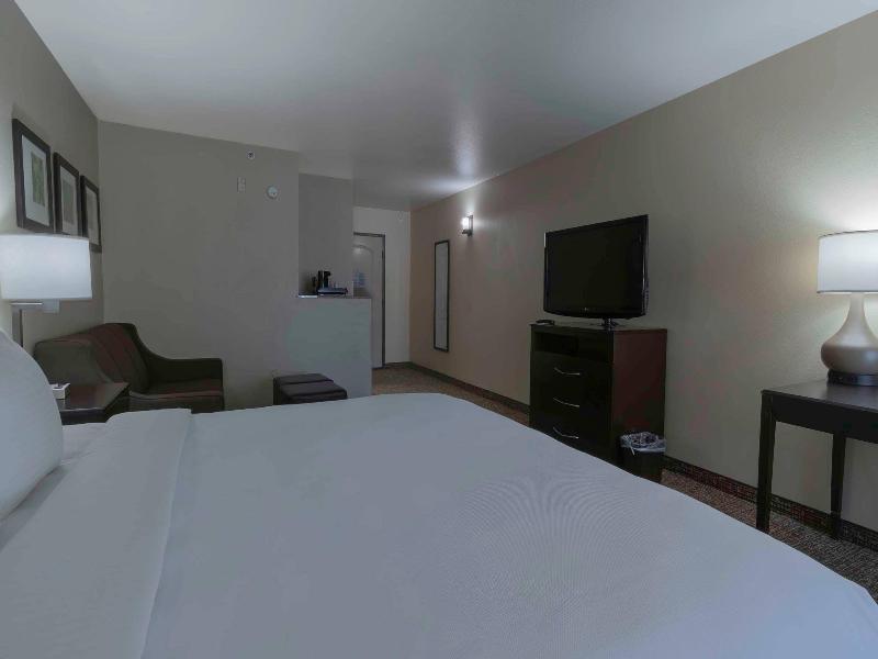 Comfort Inn & Suites Colton image