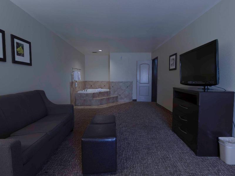 Comfort Inn & Suites Colton image
