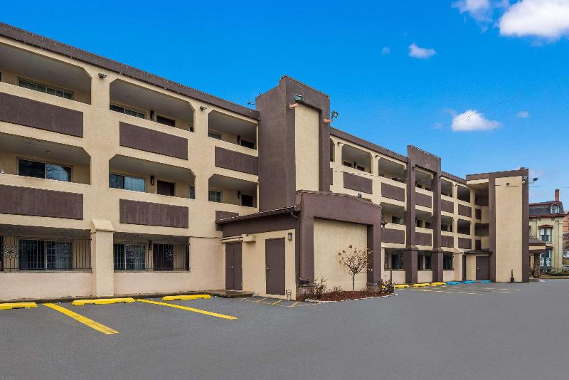 Quality Inn & Suites Downtown image