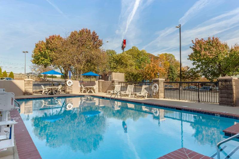 Comfort Inn Greensboro image