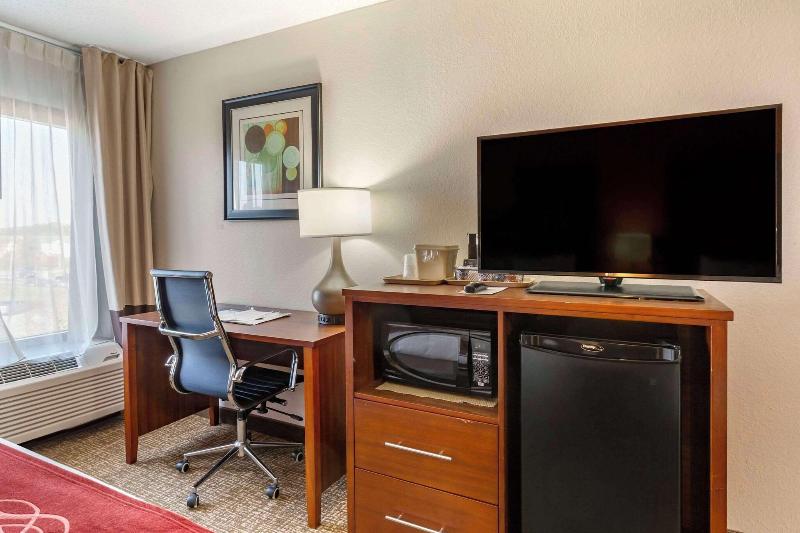 Comfort Inn Greensboro image