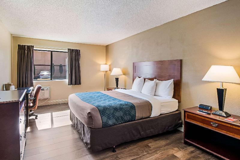 Bed room
