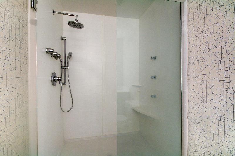 Holiday Inn Express & Suites Aurora- Napervillle image