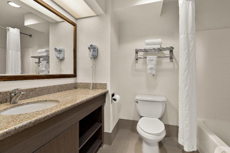 Comfort Inn & Suites Sequoia Kings Canyon image