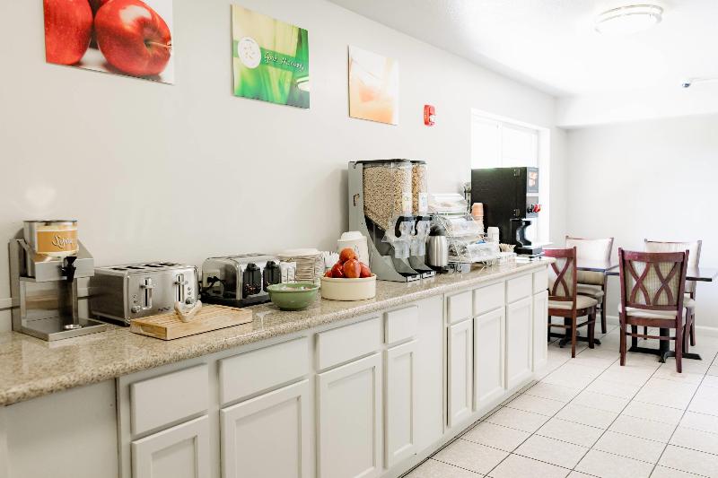 Quality Inn & Suites Lathrop image