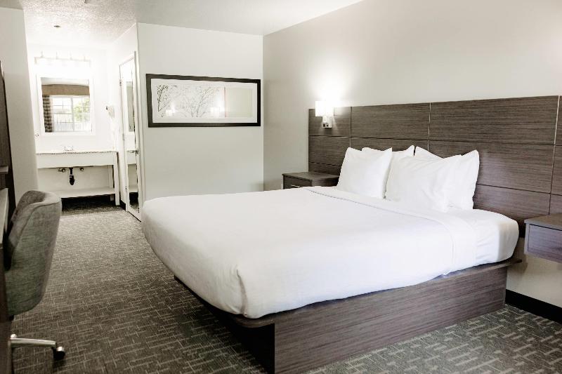 Quality Inn & Suites Lathrop image