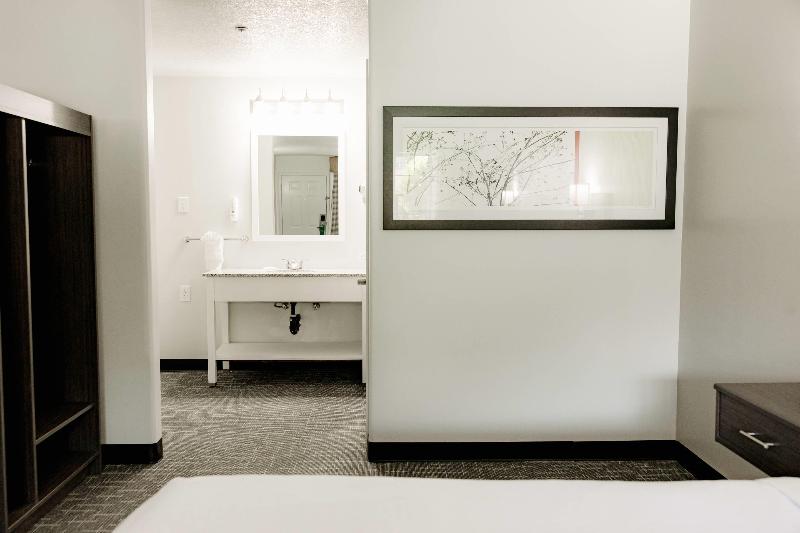 Quality Inn & Suites Lathrop image