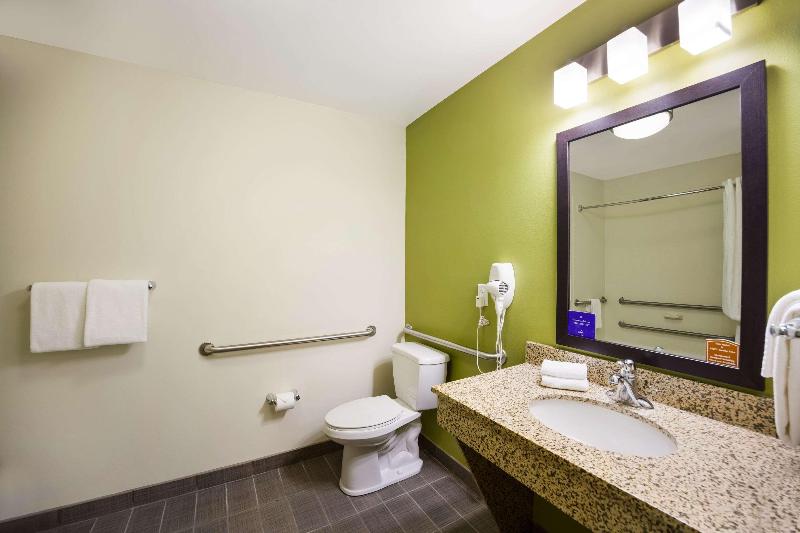 Sleep Inn & Suites Colby Area image