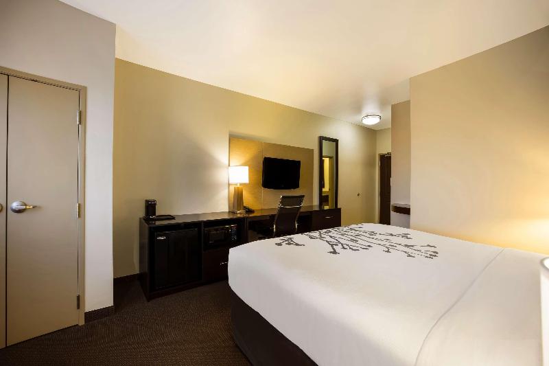 Sleep Inn & Suites Colby Area image