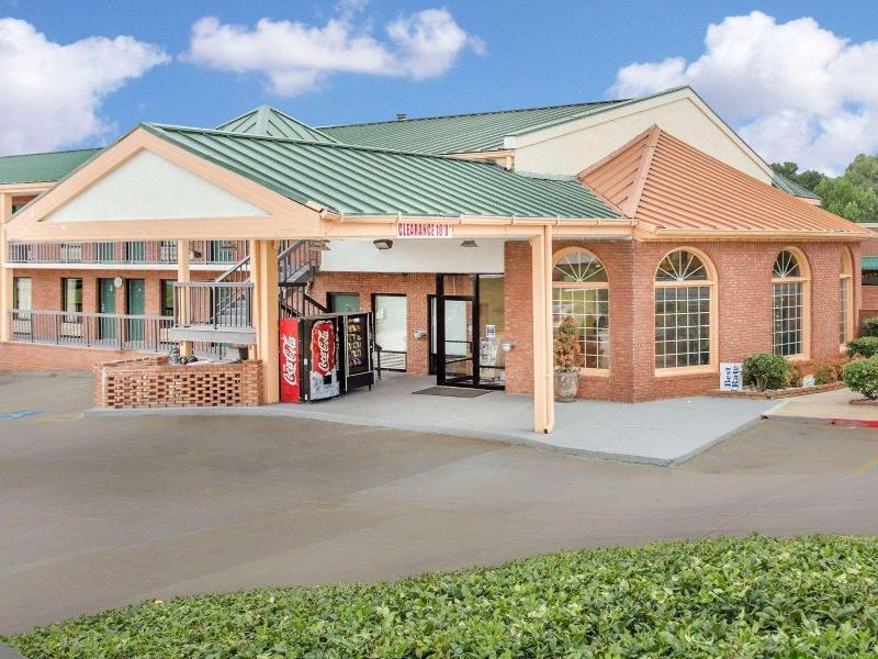 Econo Lodge Acworth image