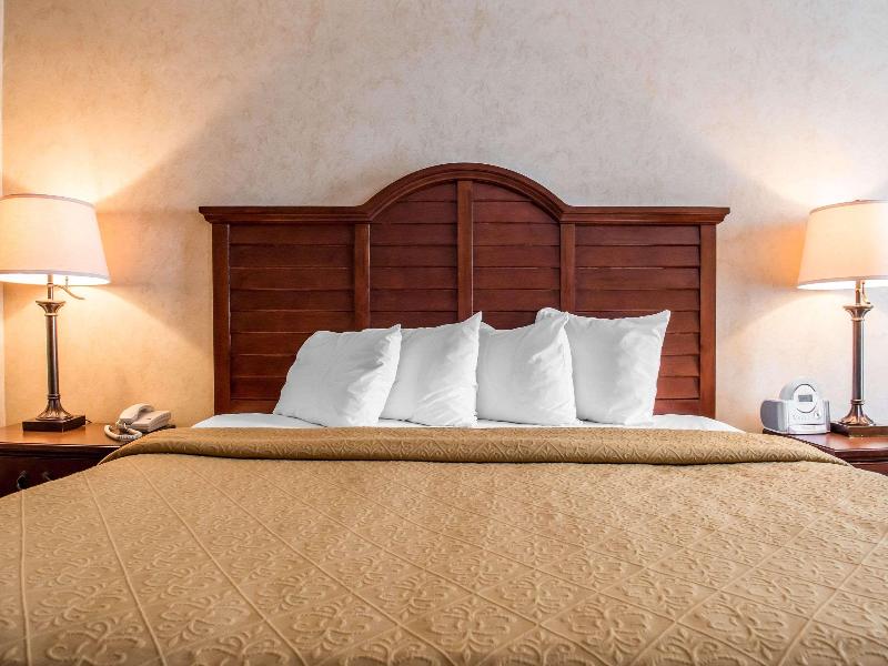 Quality Inn Pittsburgh Airport image