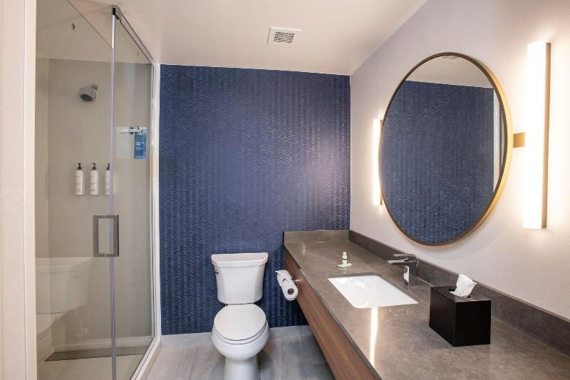 Fairfield Inn & Suites by Marriott Newport image