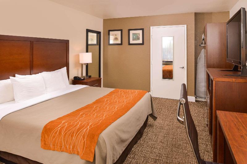 Hotel Comfort Inn & Suites Near Folsom Lake