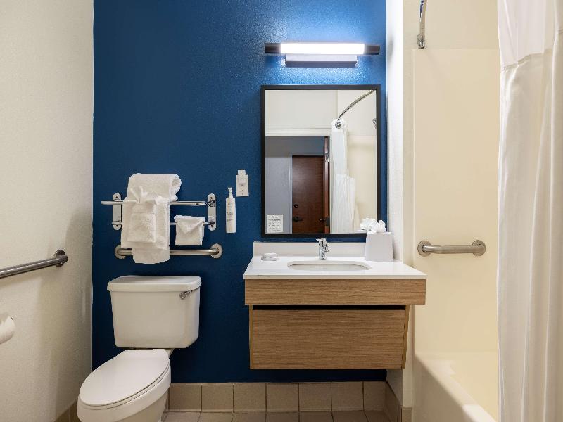 Spark by Hilton Savannah Airport image