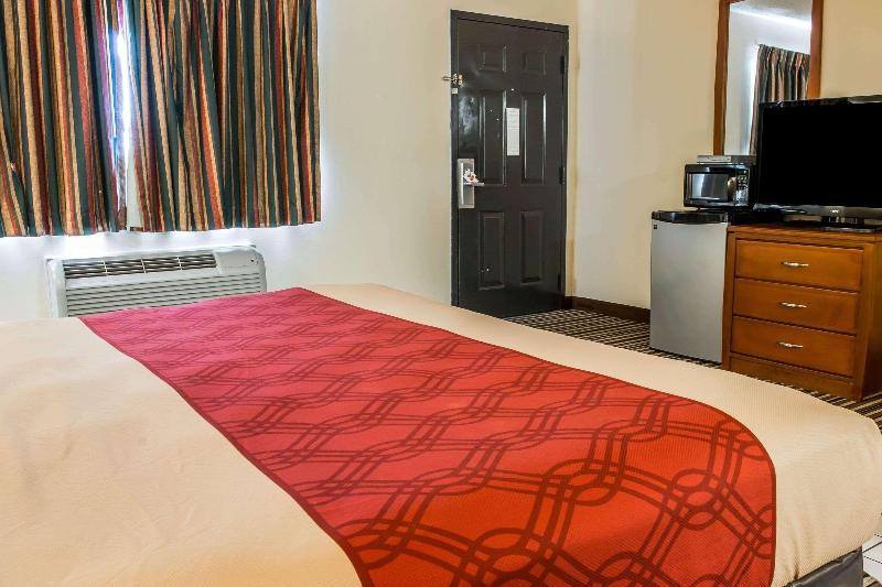 Econo Lodge Paw Paw Area image
