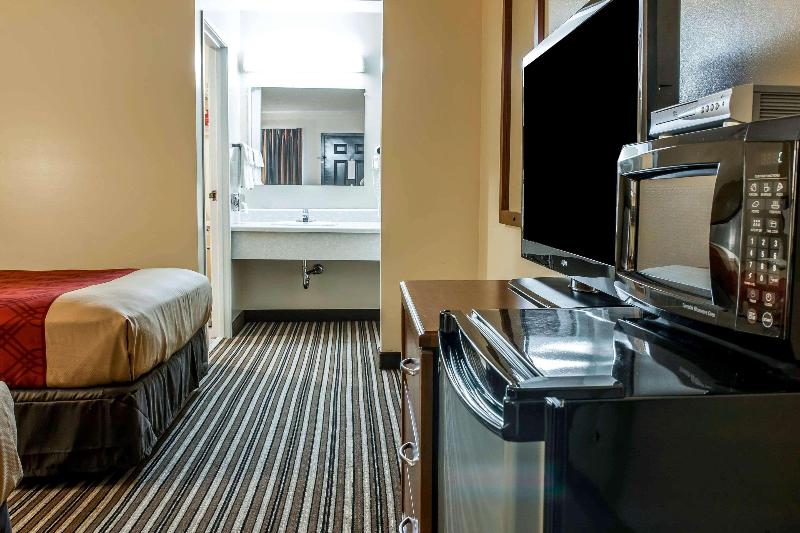 Econo Lodge Paw Paw Area image