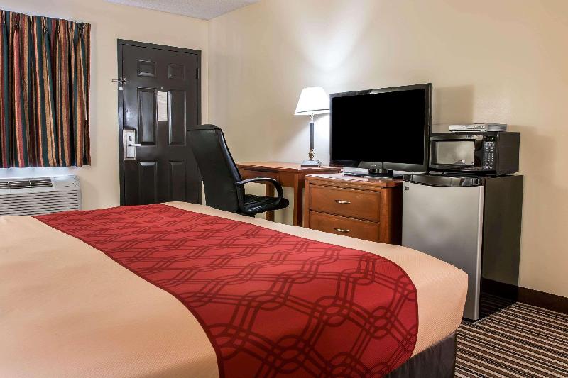 Econo Lodge Paw Paw Area image