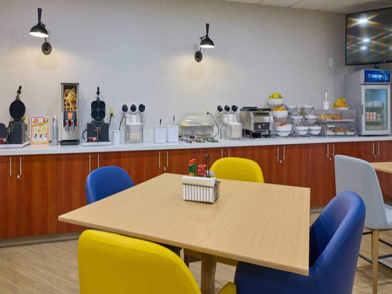 Comfort Suites Springfield RiverBend Medical image