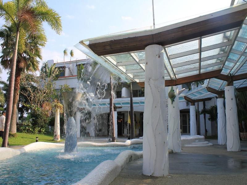 Shangrila Boutique image