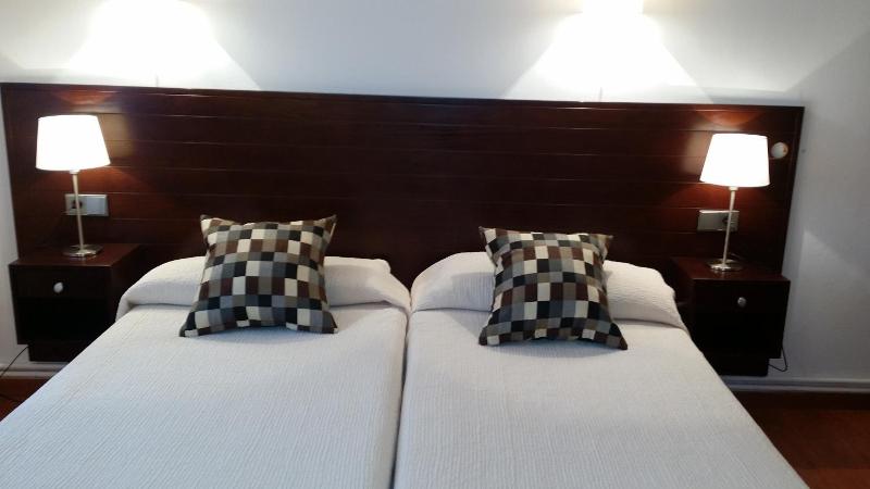 Hotel La Isla image