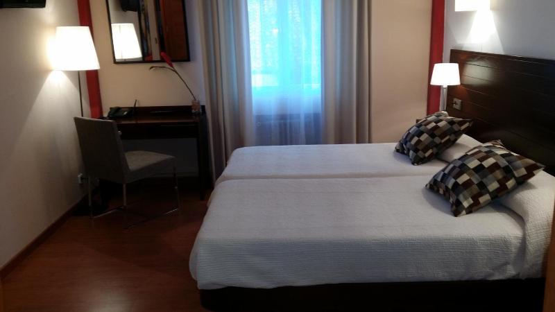 Hotel La Isla image
