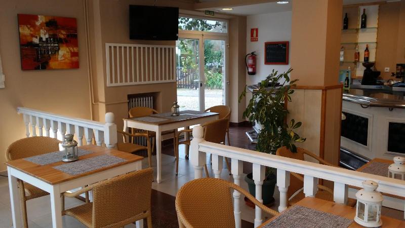 Hotel La Isla image