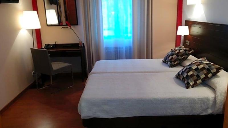 Hotel La Isla image