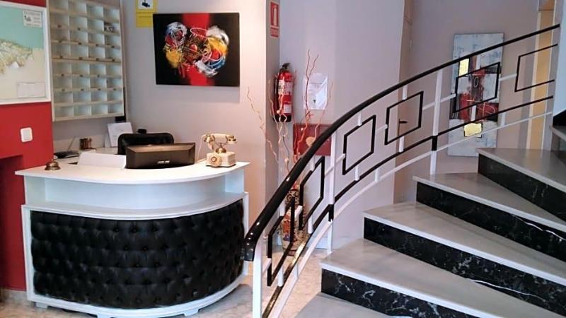 Hotel La Isla image