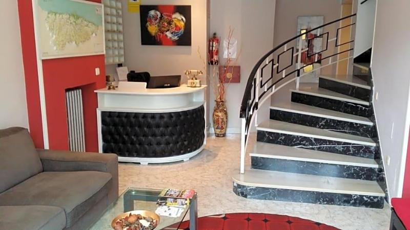 Hotel La Isla image