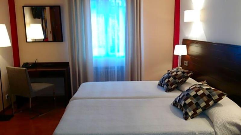 Hotel La Isla image